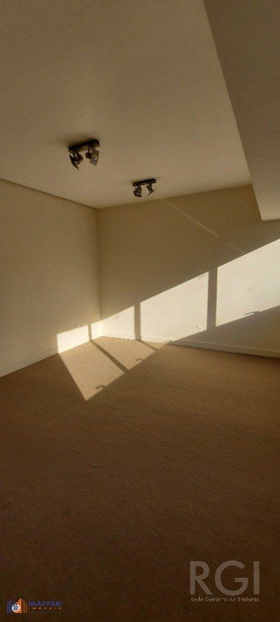 Sala Comercial, 1 sala, à venda, 35 m², Rio Branco - Porto Alegre — foto 2