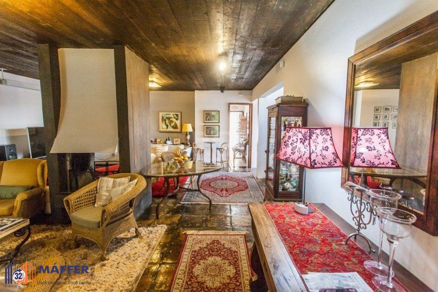 Casa para Venda - 400m², 3 dormitórios, sendo 1 suites, 5 vagas - Cristal