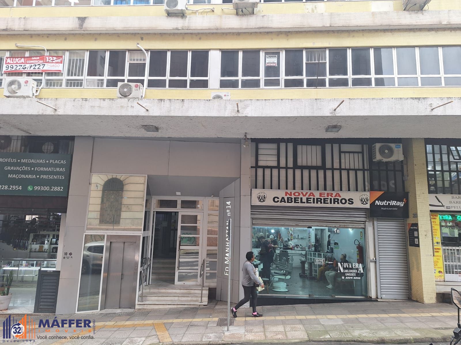 Excelente conjunto/sala c/123, 68 m2 privativo ,02 banheiro, 01 copa. Rua Andrade Neves.
