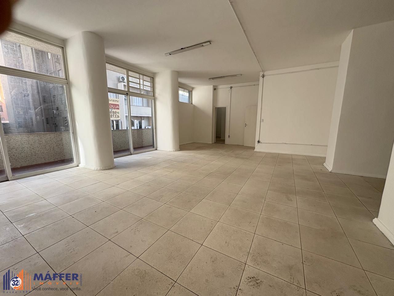 Sala Comercial, 1 sala, à venda, 823 m², Centro Histórico - Porto Alegre — foto 2