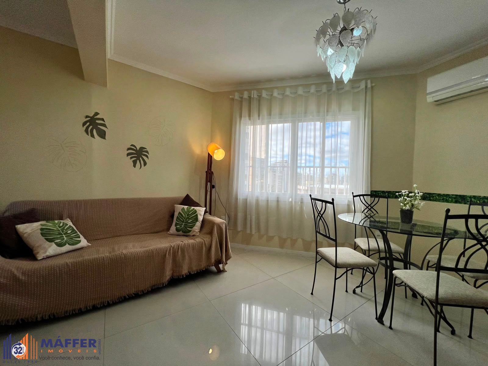 APARTAMENTO COMPLETO, MOBILIADO E COM EXCELENTE POTENCIAL DE RENDA NO CENTRO HISTÓRICO