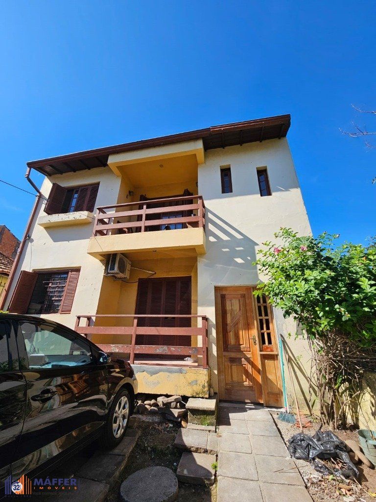 Casa para Venda - 248.56m², 5 dormitórios, 2 vagas - Teresópolis