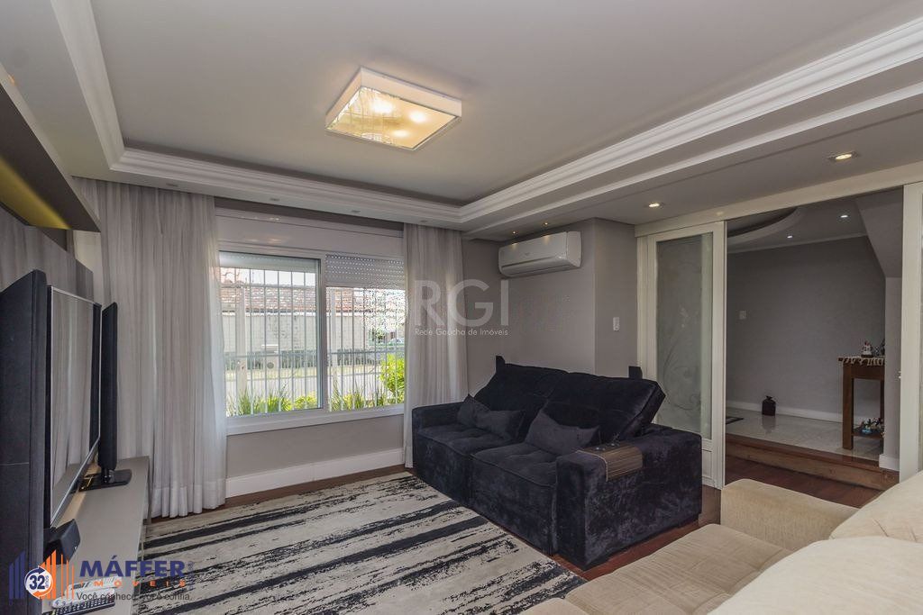 Casa à venda - 230m², 4 quartos, sendo 2 suítes, churrasqueira,  piscina e 03 vagas de garagem