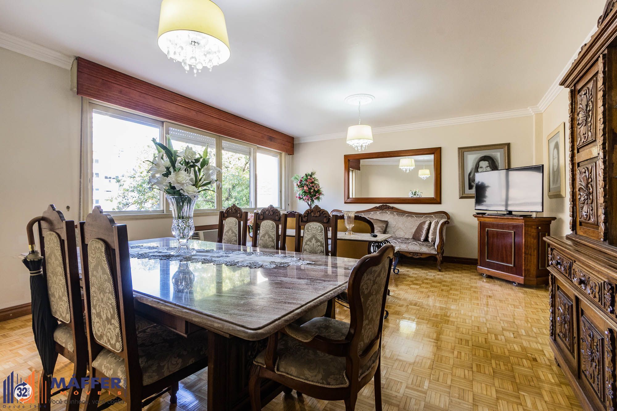 Apartamento de 3 dormitórios e 133m² à venda em Centro Histórico, Porto Alegre.