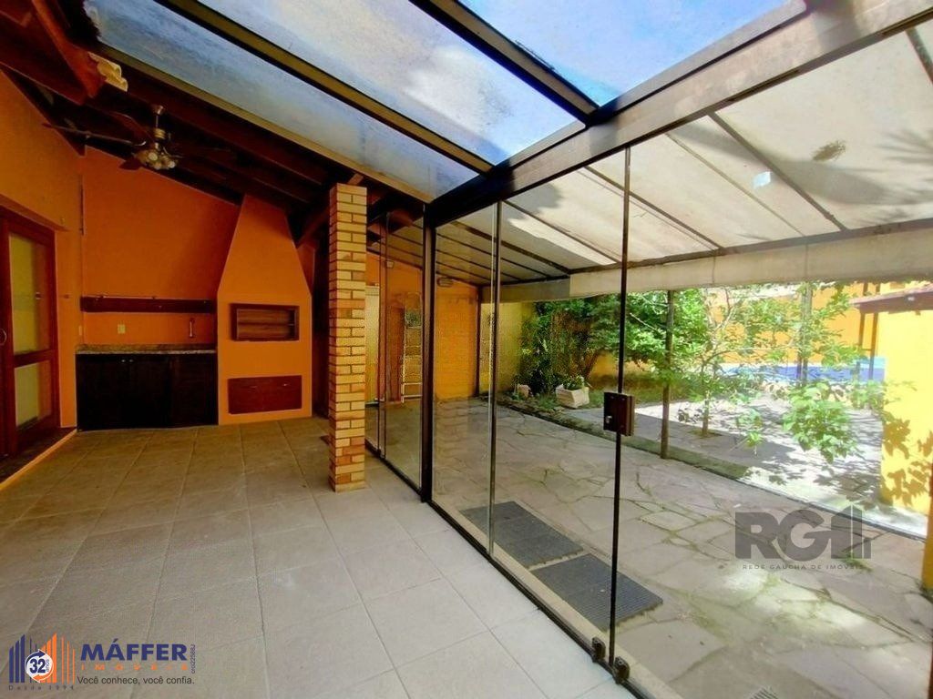 Casa de 3 dormitórios no bairro Ipanema - Porto Alegre