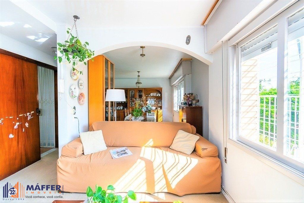 Casa de 424m² no Bairro Chácara Das Pedras