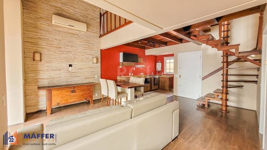 Apartamento 94m² - semi mobiliado, 2 dormitórios, 1 suíte, terraço e 2 vagas de garagem no Moinhos de Vento