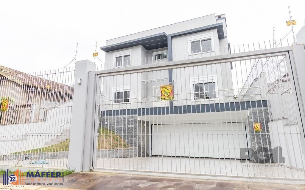 Excelente casa de 254m² com 4 dormitórios sendo 3 suítes.