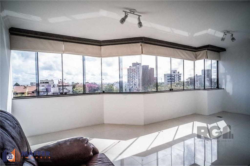 Excelente cobertura de 255m² com 3 dormitórios e 2 vagas.