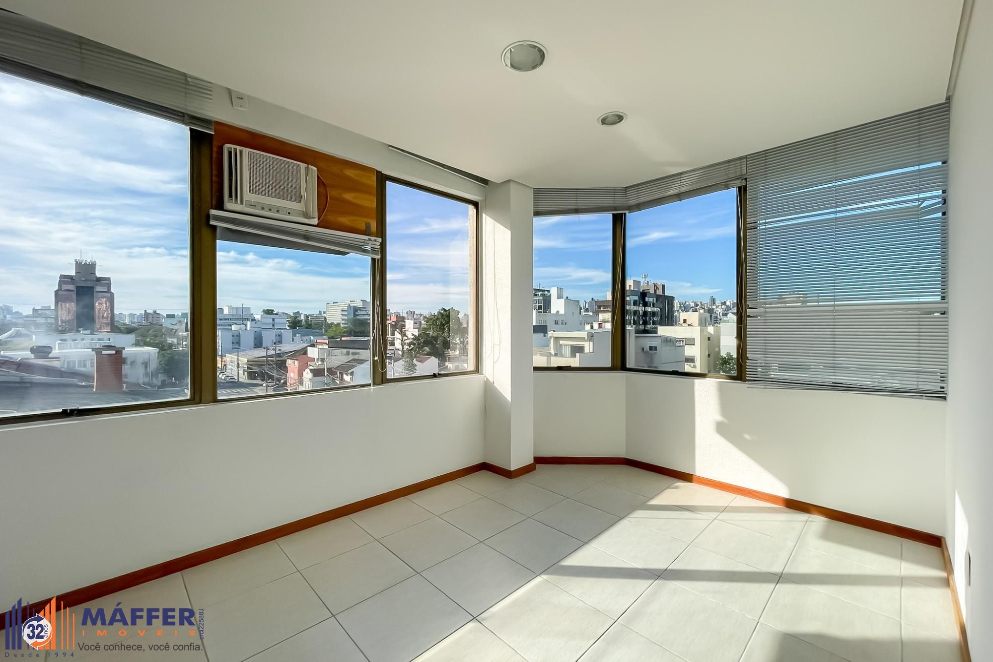 Sala Comercial á venda no Bairro Santana -Porto Alegre