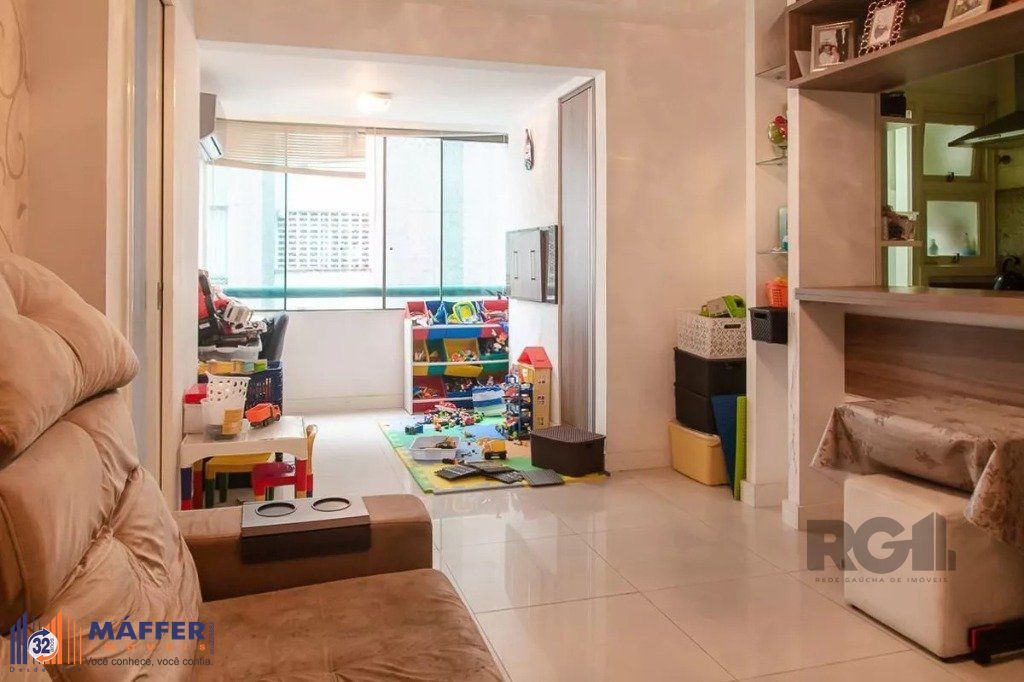 Apartamento 2 dormitórios com 1 vaga no bairro Teresópolis em Porto Alegre