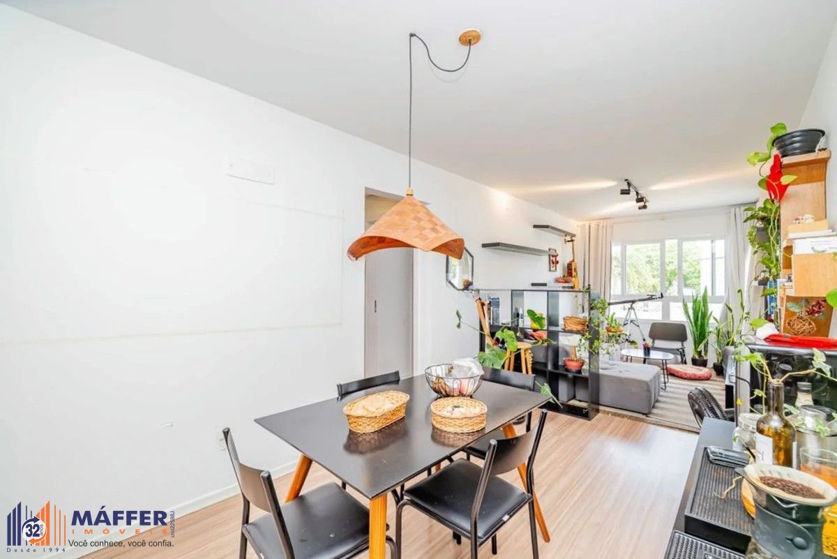 Apartamento de 2 dormitorios à venda em Bom Jesus, Porto Alegre.