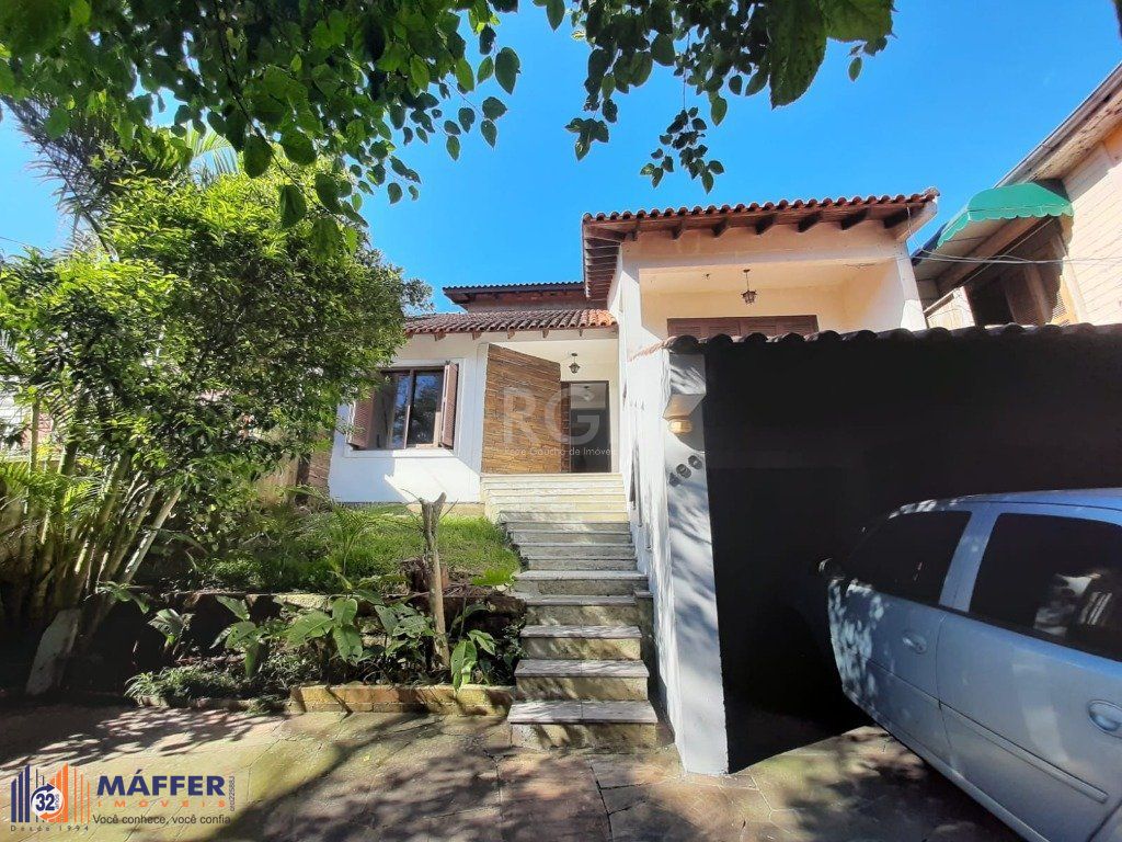 Casa para Venda - 122m², 5 dormitórios, sendo 2 suites, 2 vagas - Teresópolis
