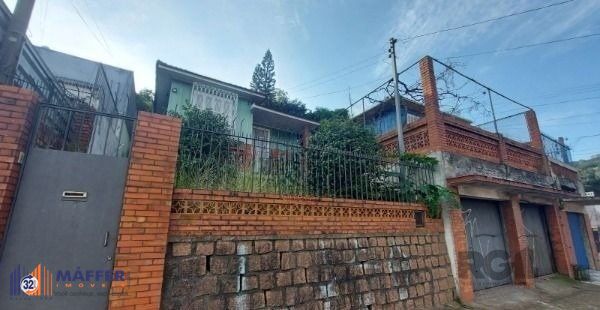 Casa de 3 dormitórios 180m², no bairro gloria