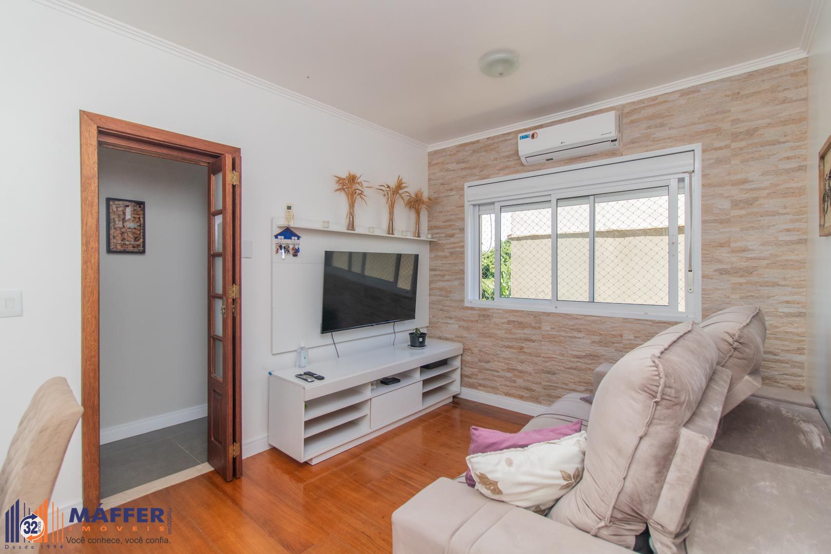 Apartamento de 2 dormitórios á venda no Bairro Teresópolis - Porto Alegre.