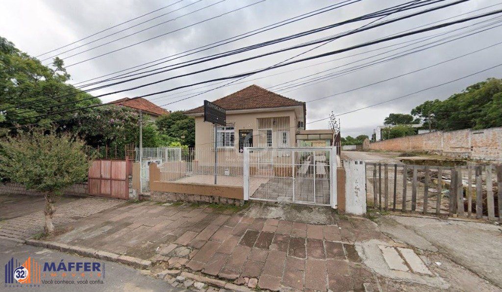 Casa para Venda - 200m², 8 dormitórios, 5 vagas - Teresópolis