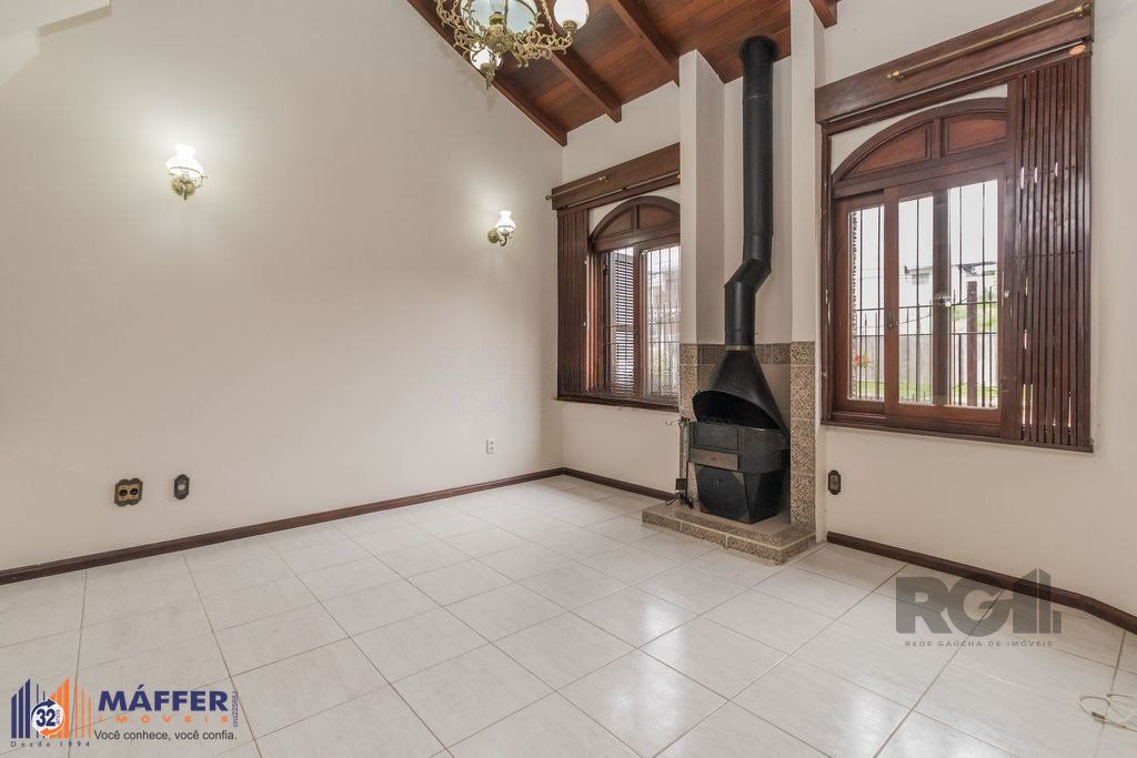 Casa com 287m², 5 dormitórios, piscina, 4 vagas no bairro Jardim Itu