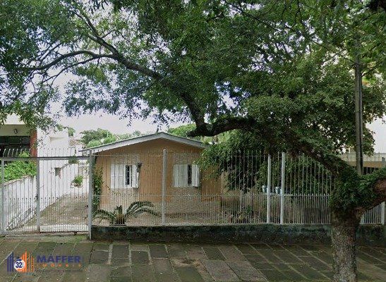 Casa de alvenaria, 03 dormitórios próximo a Av. Teresópolis