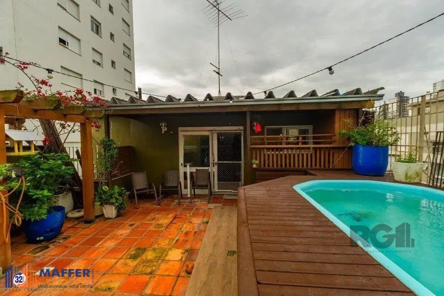 Cobertura 125m² - 3 dormitórios, 2 vagas no bairro Petrópolis