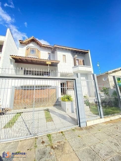 Excelente casa de 300m² com 4 dormitórios no bairro Sarandi.