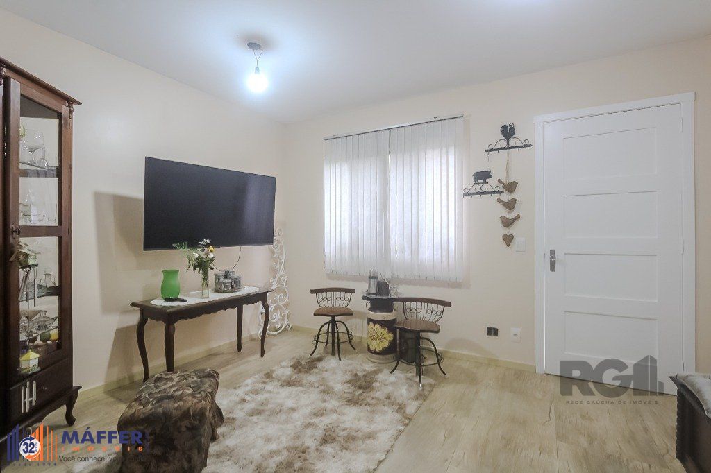 Casa em condomínio, 77m², 2 dormitórios e 2 vagas no bairro Humaitá