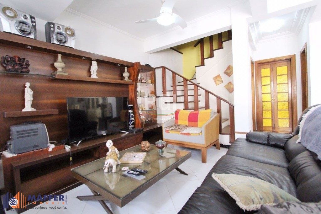 Casa para Venda - 259.5m², 4 dormitórios, sendo 1 suites, 3 vagas - Teresópolis