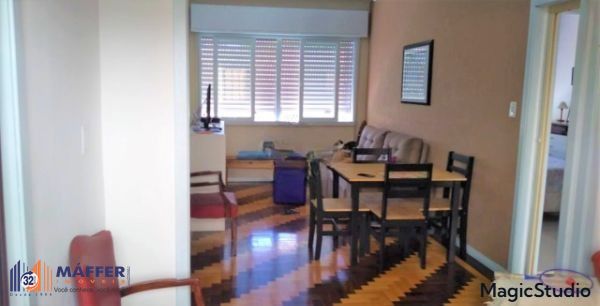 Apartamento 02 dormitórios, de frente Menino Deus