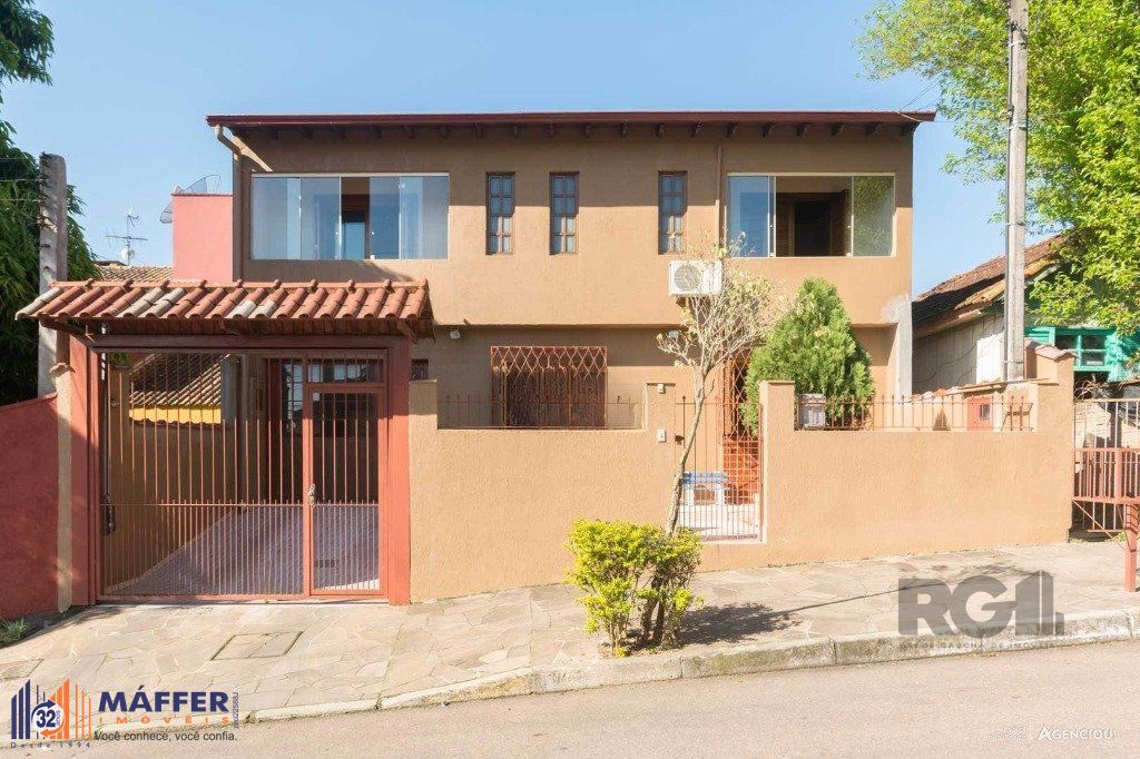 Casa de 4 quartos com 265m², no bairro Cavalhada