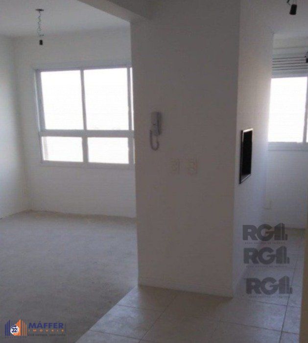 Apartamento com 75m² privativos, 3 dormitórios sendo 1 suíte, living dois ambientes,  imóvel arejado e iluminado.