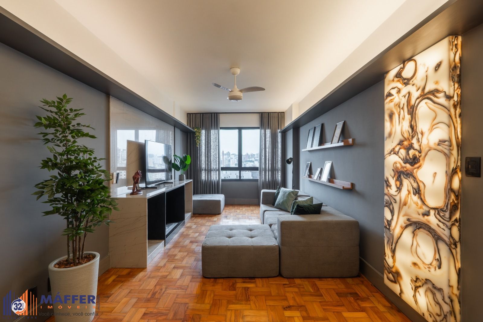 Apartamento com 56m², localizado no bairro Centro Histórico em Porto Alegre/RS.