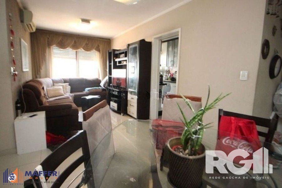 Amplo apartamento com 92m² privativos e 3 dormitórios, próximo a Sicredi na Av. Assis Brasil.