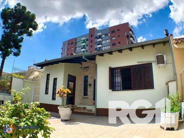 Casa 3 quartos à venda, 425m², Passo da Areia - Porto Alegre