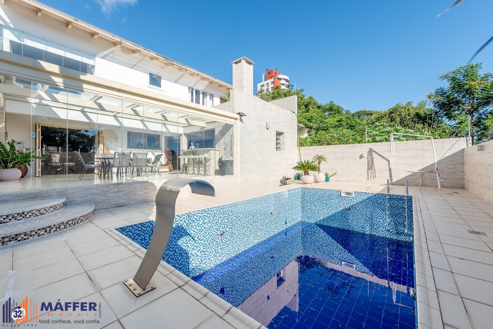 Casa  4 Dormitórios, Suíte Master, Piscina e espaço Gourmet no Jardim Planalto
