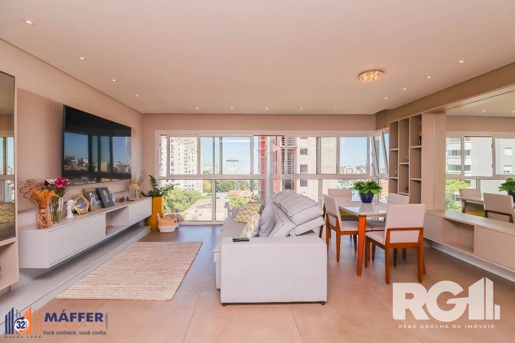 Apartamento com 3 Dormitórios, Suíte e Vaga Dupla – Andar Alto