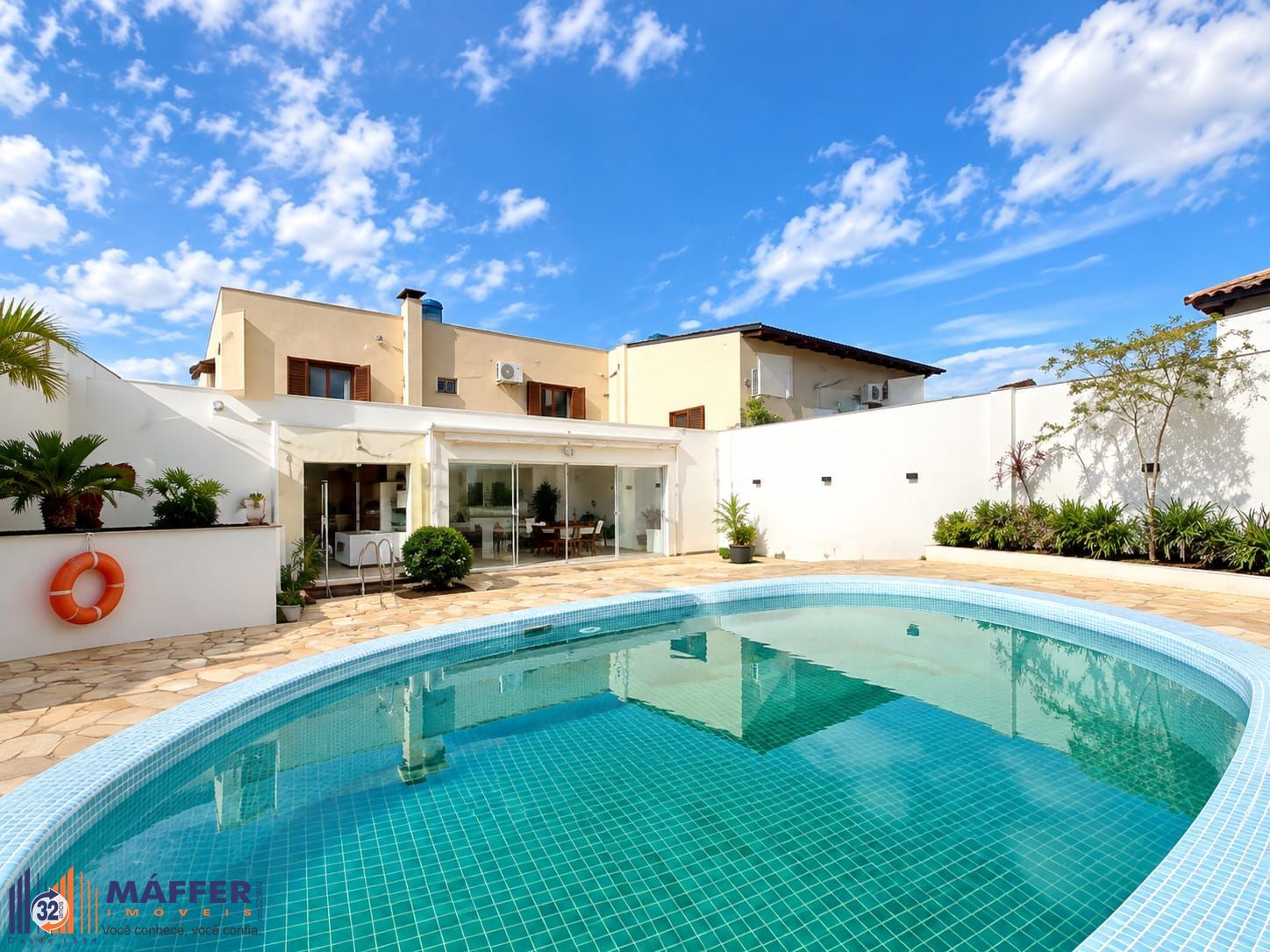 Casa, 4 quartos, 328 m² - Foto 1
