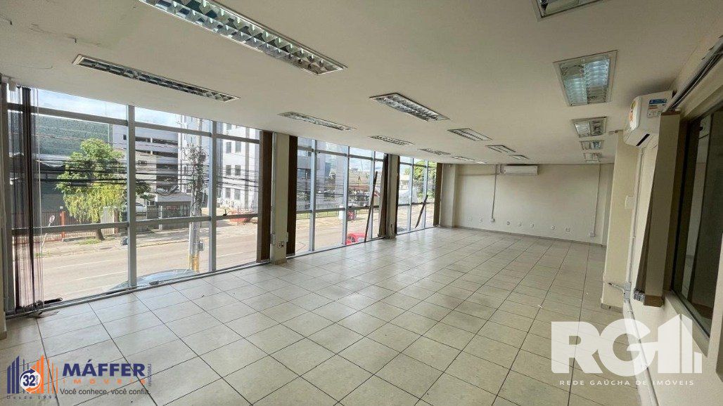 Prédio Comercial Imponente com 1.200m² na Zona Norte de Porto Alegre