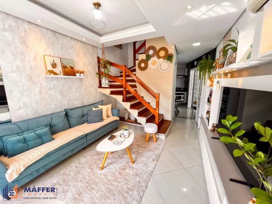 Casa Reformada em Condomínio com Suíte e Espaço Versátil Avenida Ecoville