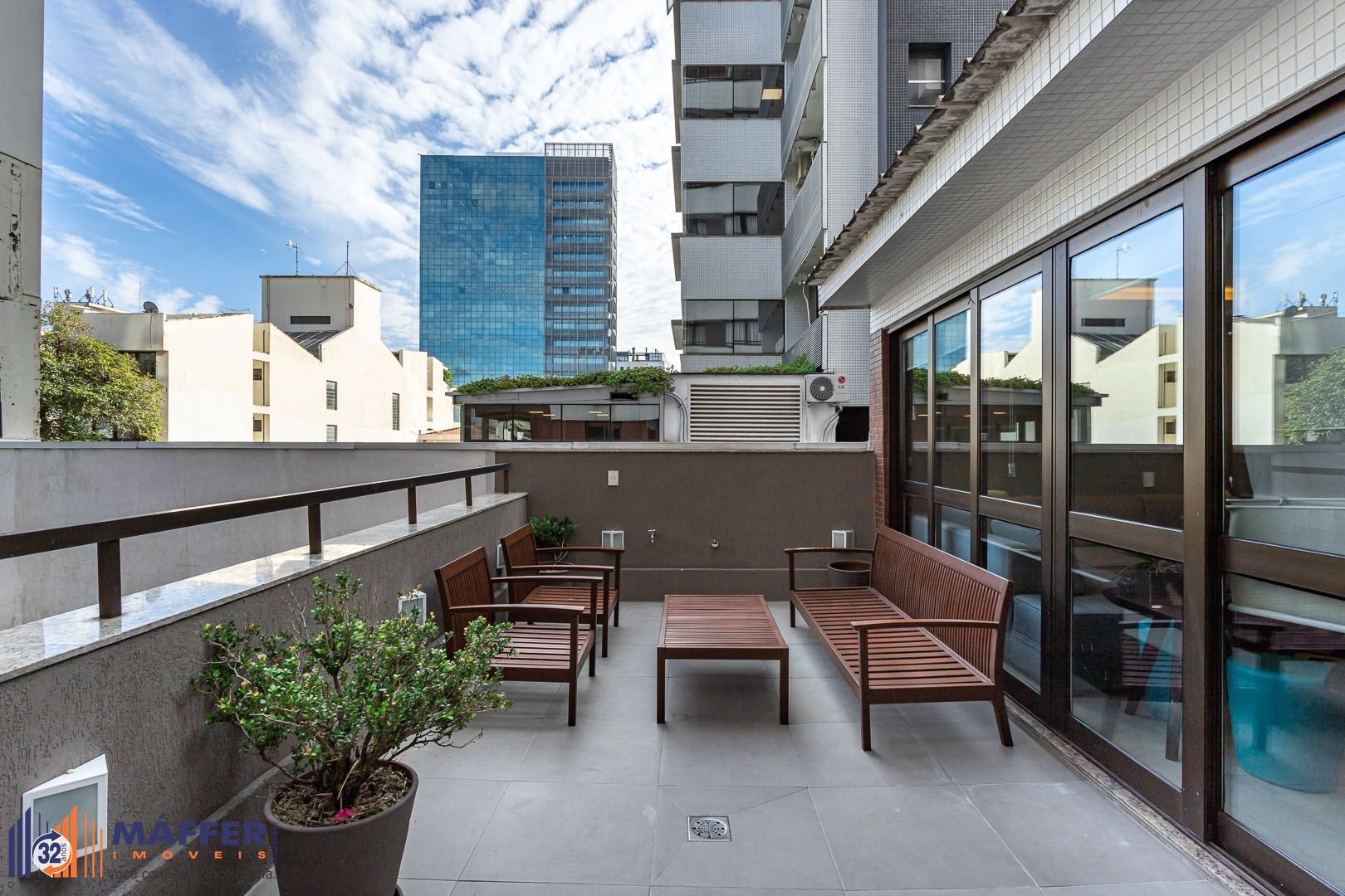 Apartamento Garden 3 Dorms (2 Suítes), 181m², 2 Vagas – Auxiliadora, POA
