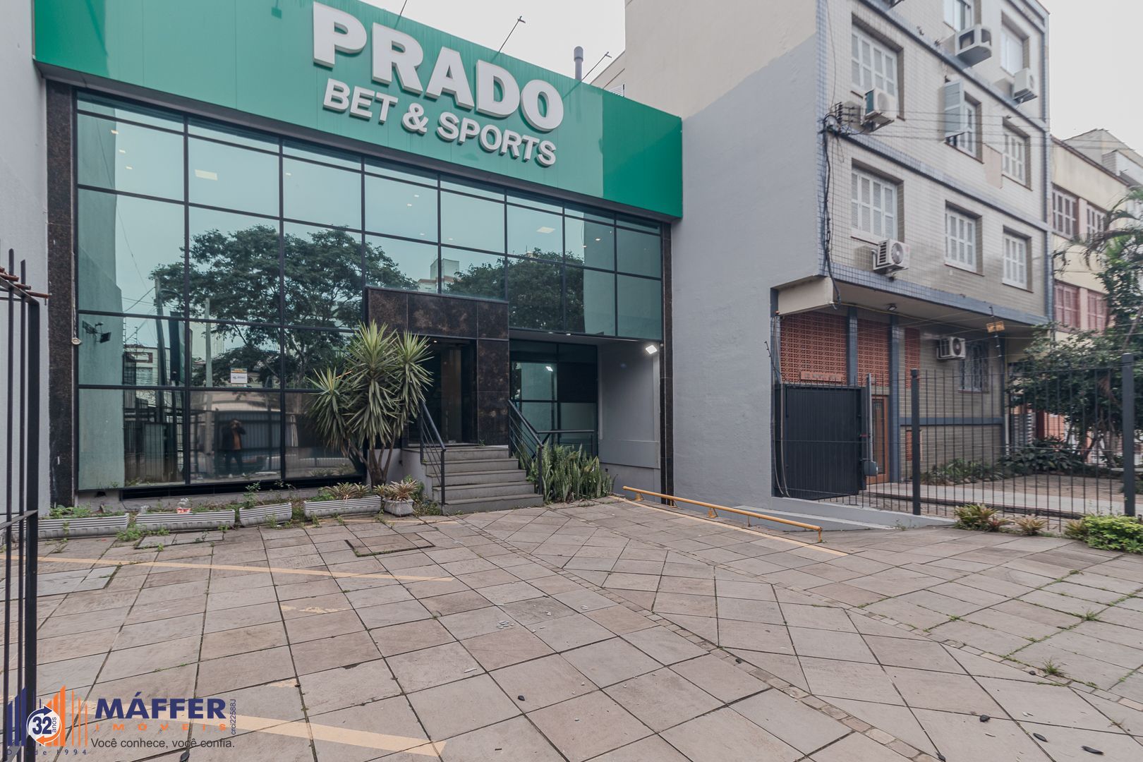 Loja, 9 salas, para alugar, 700 m², São João - Porto Alegre — foto 2