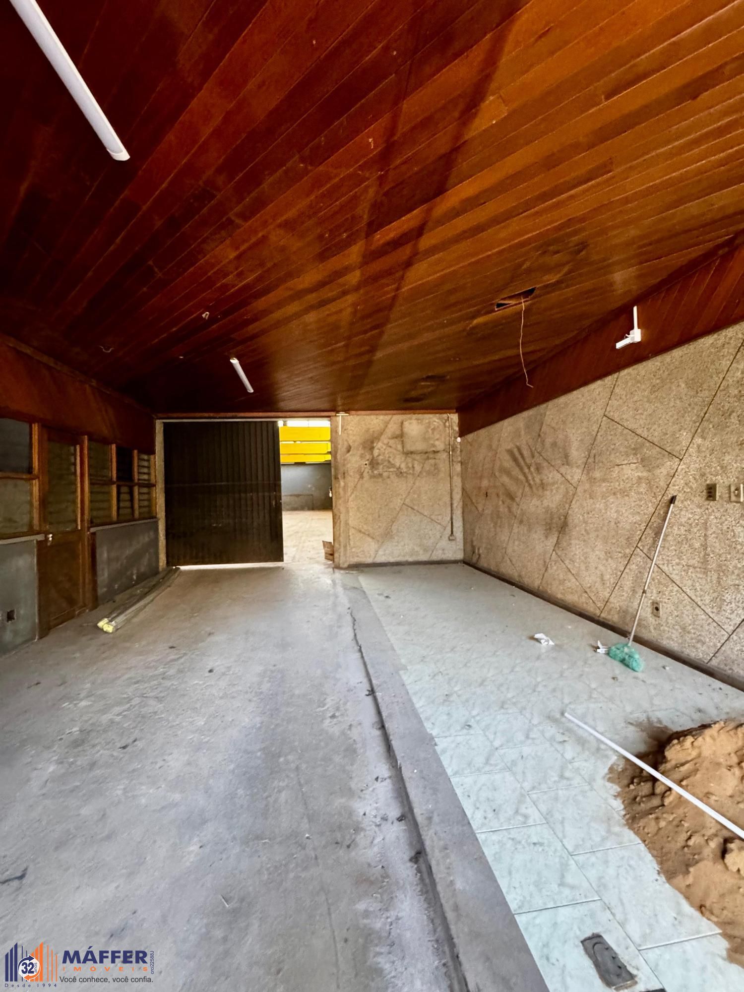 Sala Comercial, 1 sala, para alugar, 200 m², Floresta - Porto Alegre — foto 3