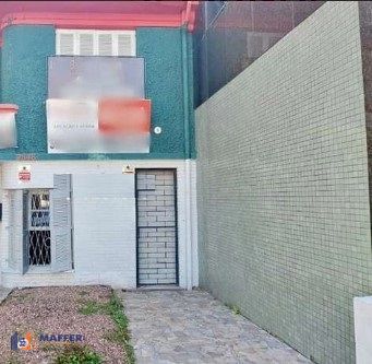 MÁFFER IMÓVEIS ALUGA EXCELENTE CASA COMERCIAL NO BAIRRO PETRÓPOLIS – 146 m² E 7 SALAS!