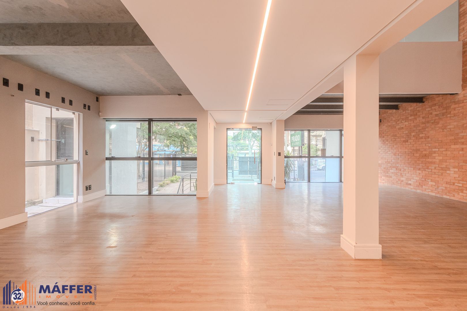 Loja, 9 salas, para alugar, 700 m², São João - Porto Alegre — foto 4