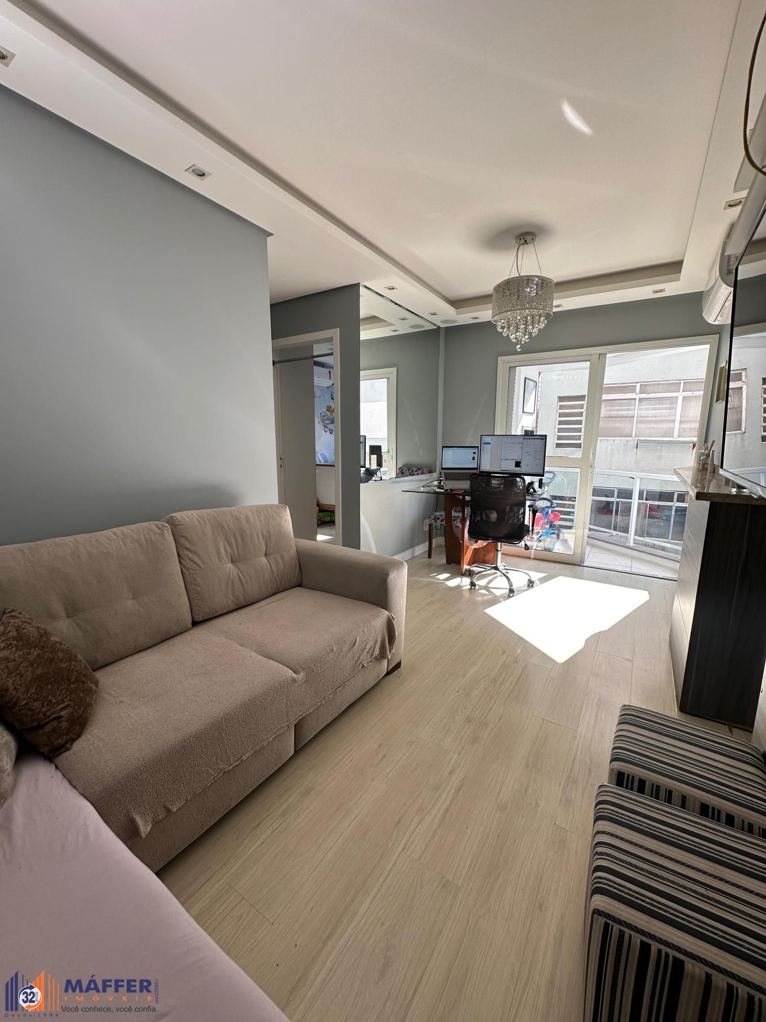 Apartamento Semimobiliado à Venda no Bairro Passo da Areia- Res. Saint Raphael
