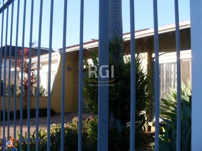 Casa para Venda - 200m², 4 dormitórios, sendo 1 suites, 4 vagas - Jardim Lindóia