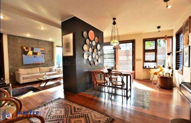 Casa para Venda - 276m², 3 dormitórios, sendo 1 suites, 5 vagas - Medianeira