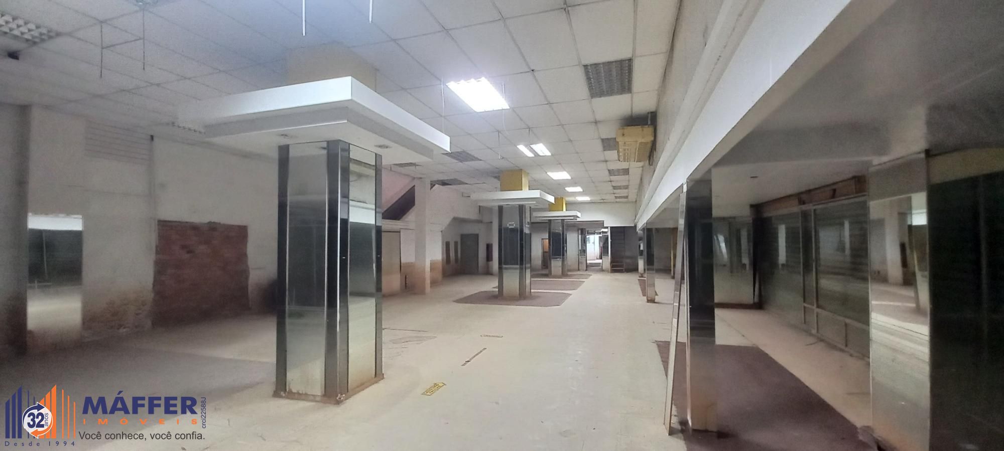 Prédio Comercial, 3 salas, para alugar, 1.700 m², Centro Histórico - Porto Alegre — foto 2