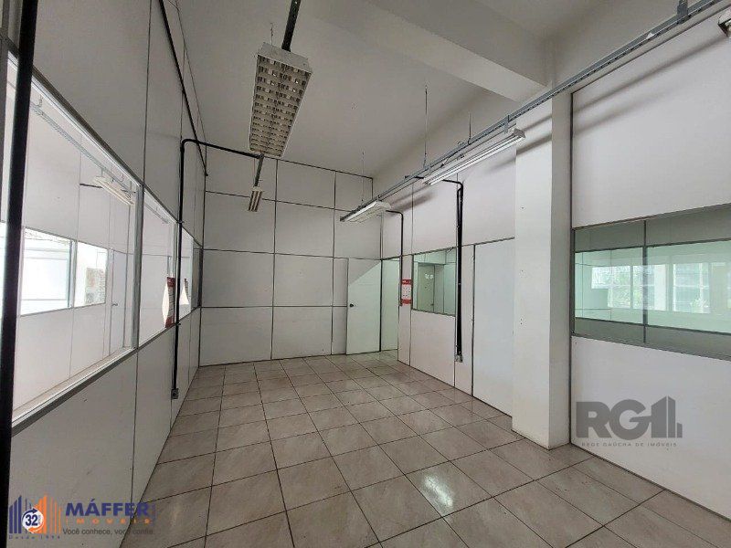 Prédio Comercial, 14 salas, para alugar, 3.700 m², Navegantes - Porto Alegre — foto 5