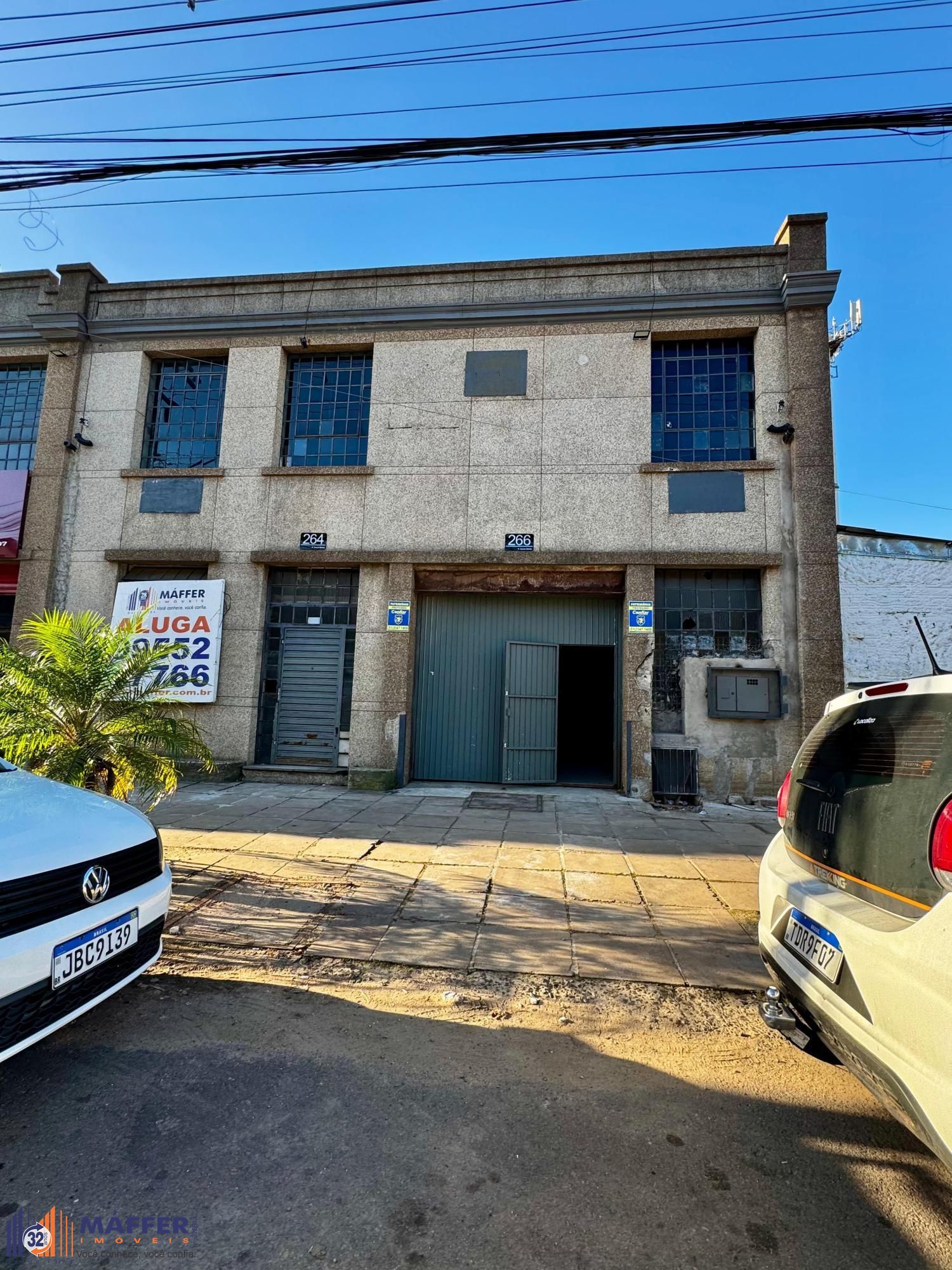 MÁFFER IMÓVEIS ALUGA – DEPÓSITO COMERCIAL COM 200 m² NO BAIRRO FLORESTA!  📍 Rua Câncio Gomes, 264