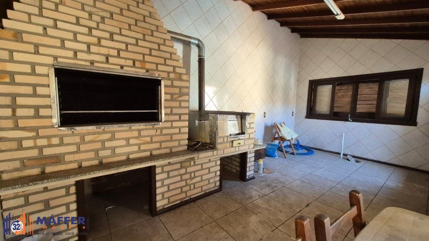 Casa de 3 quartos e 5 vagas de garagem em Canoas.