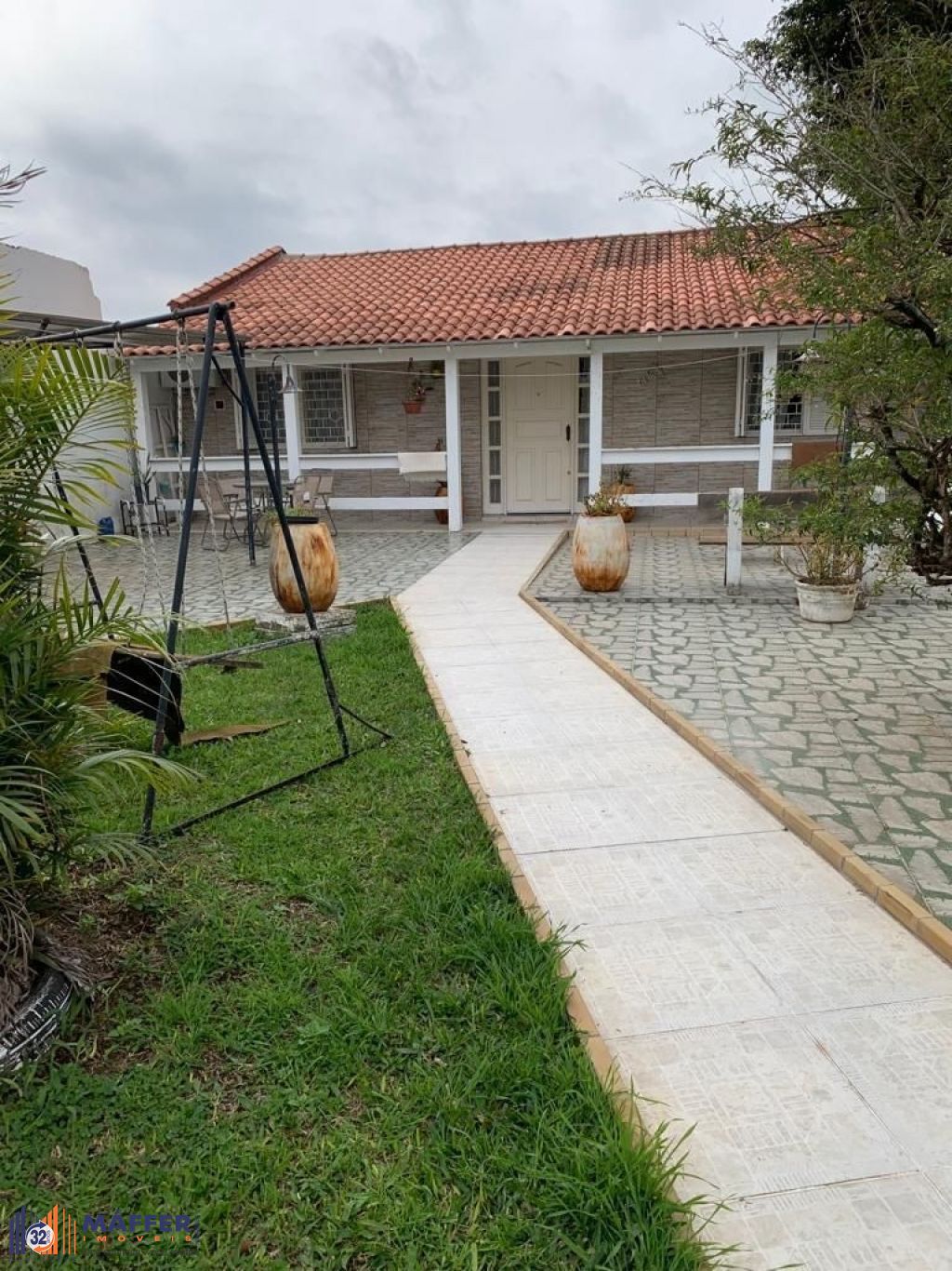 Casa de 3 dormitórios e 2 vagas no bairro Sarandi